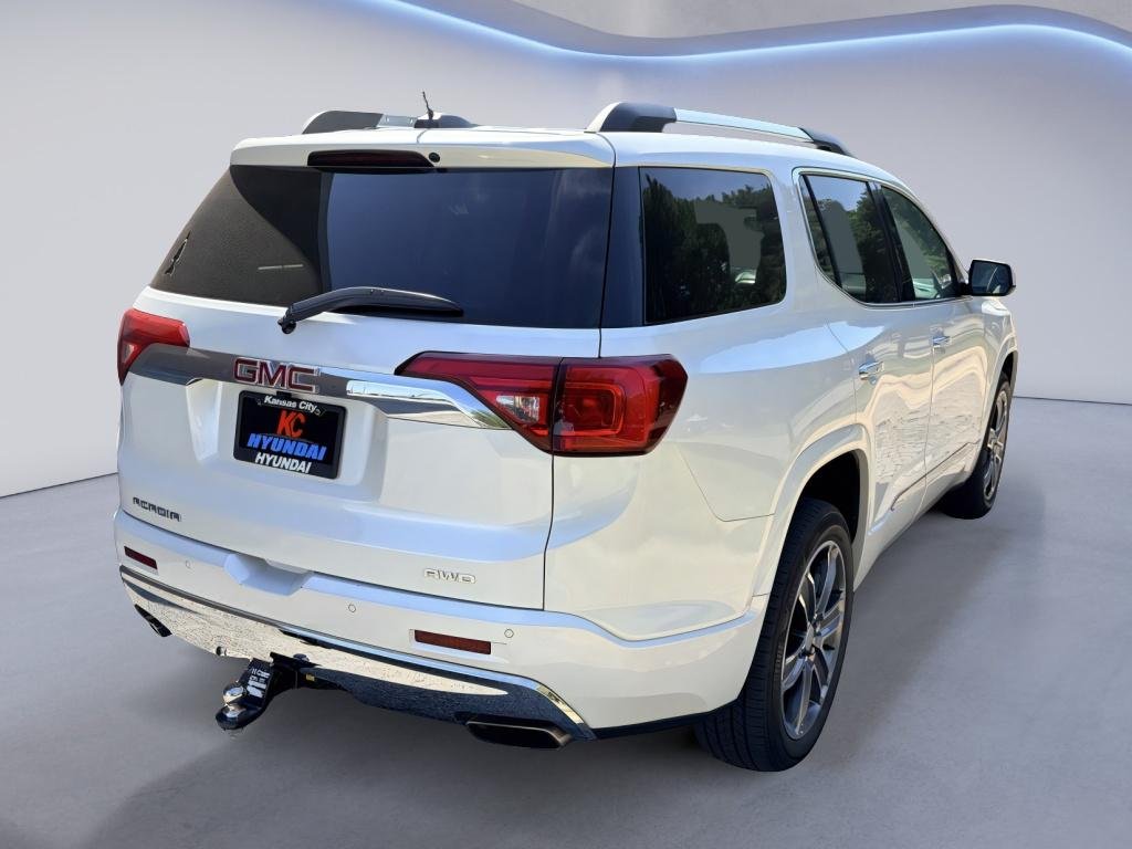 Used 2017 White Frost Tricoat GMC Denali image 5