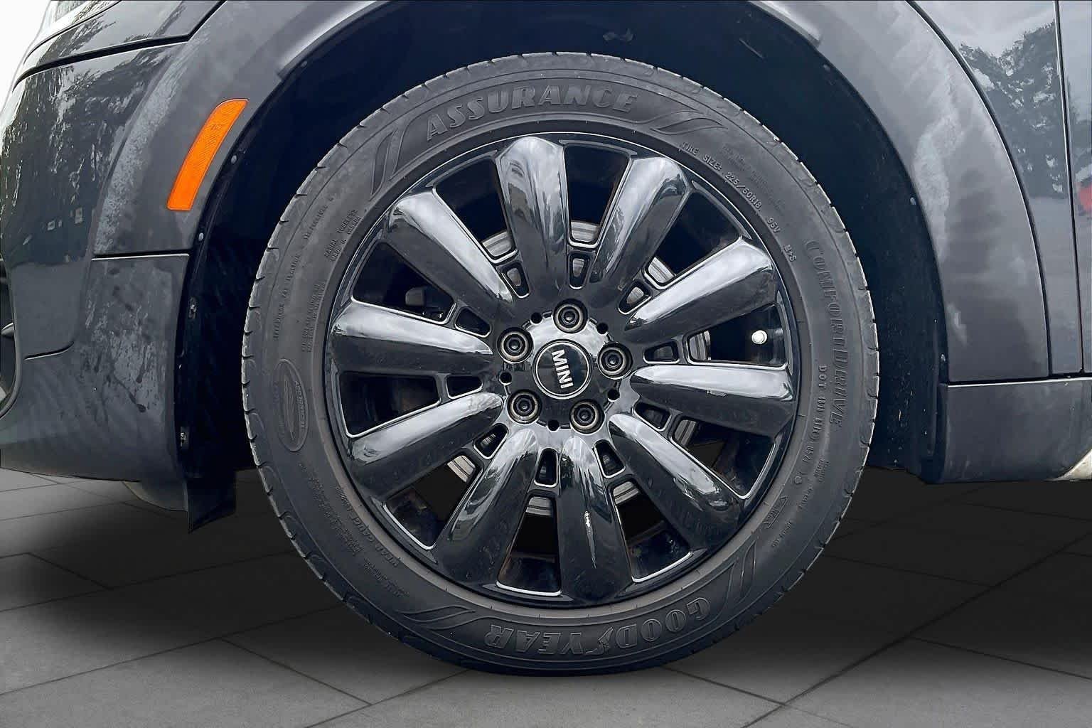 Used 2019 Thunder Gray Metallic MINI Cooper S E image 10