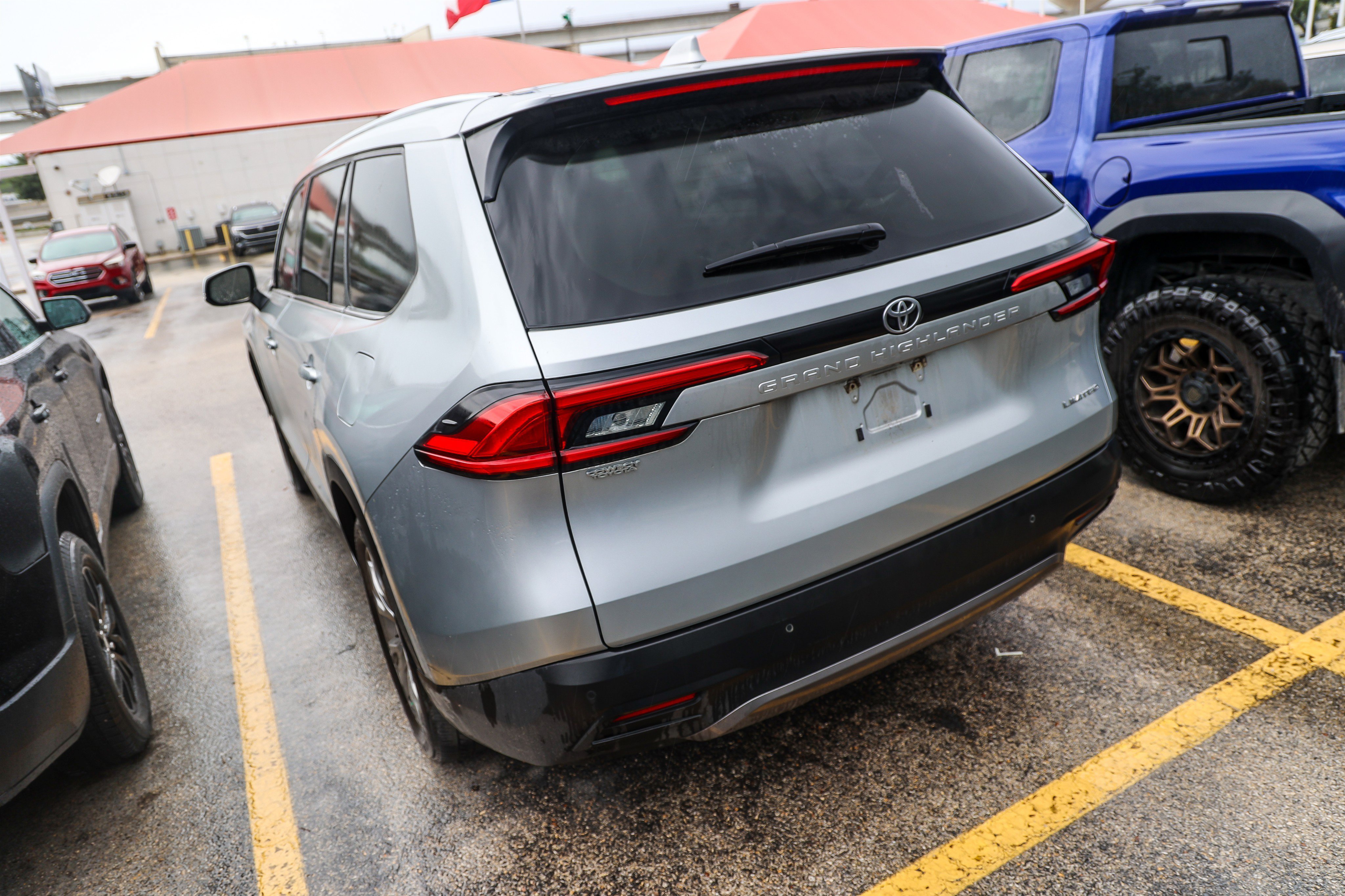 Used 2024 CELESTIAL SILVER Toyota Limited image 9