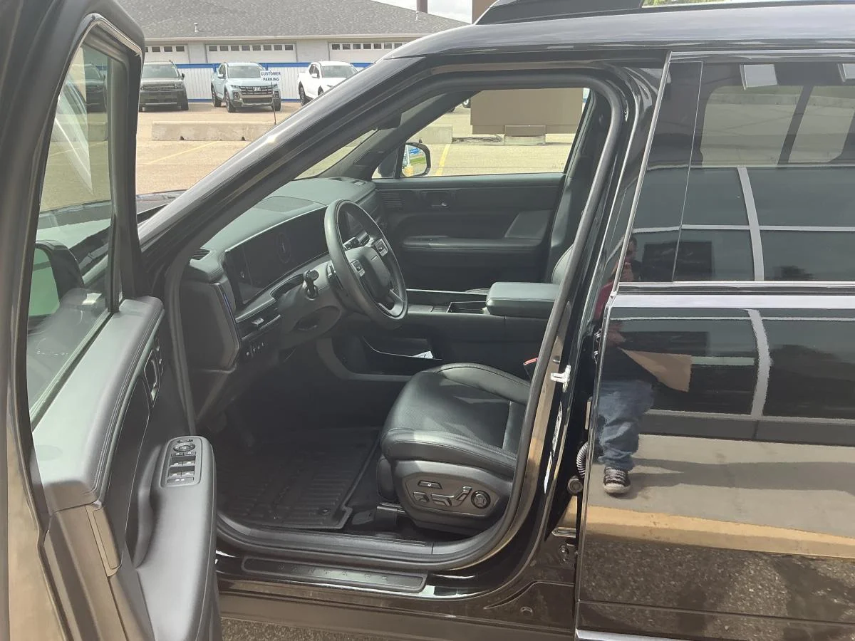 Used 2024 Black Hyundai Ultimate Calligraphy image 16