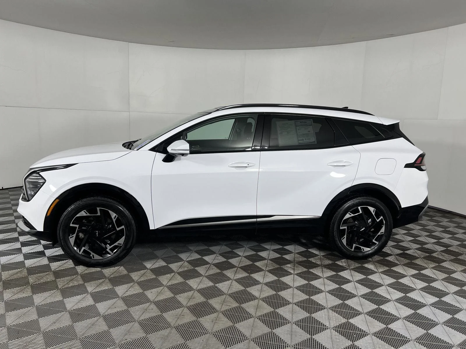 Used 2024 Glacial White Pearl Kia SX-Prestige image 17