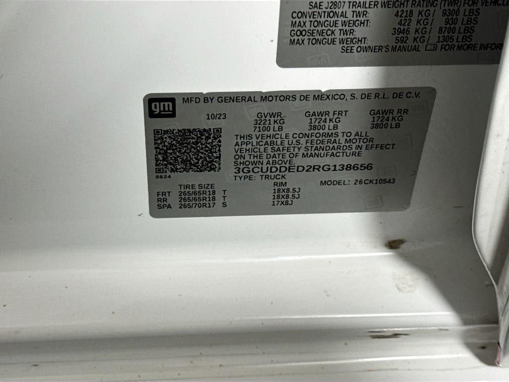 Used 2024 White Chevrolet LT image 41