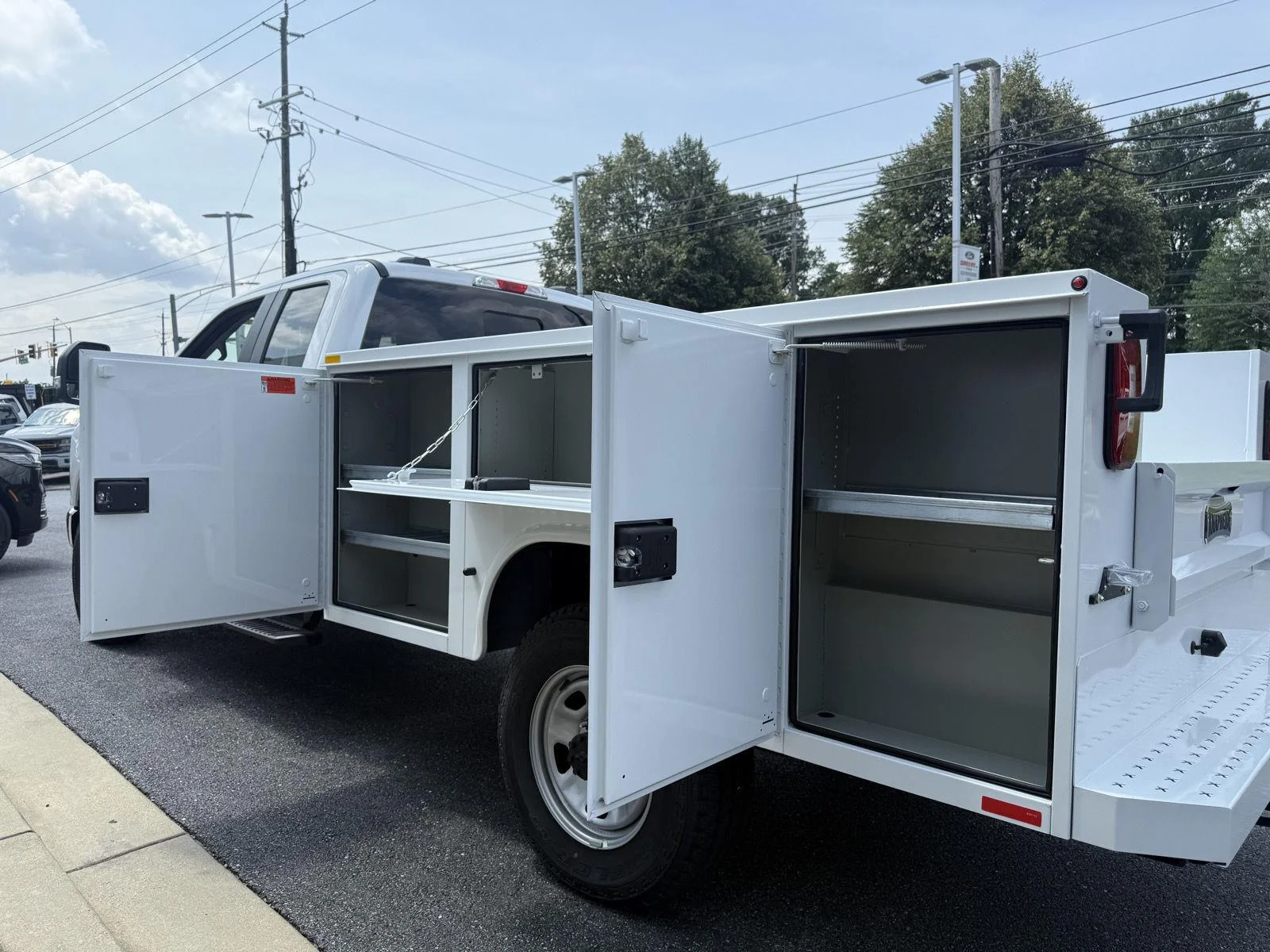 New 2026 Oxford White Ford XL image 17