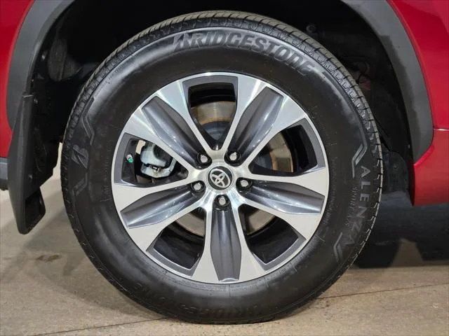 Certified Used 2024 RUBY FLARE PEARL Toyota  image 17