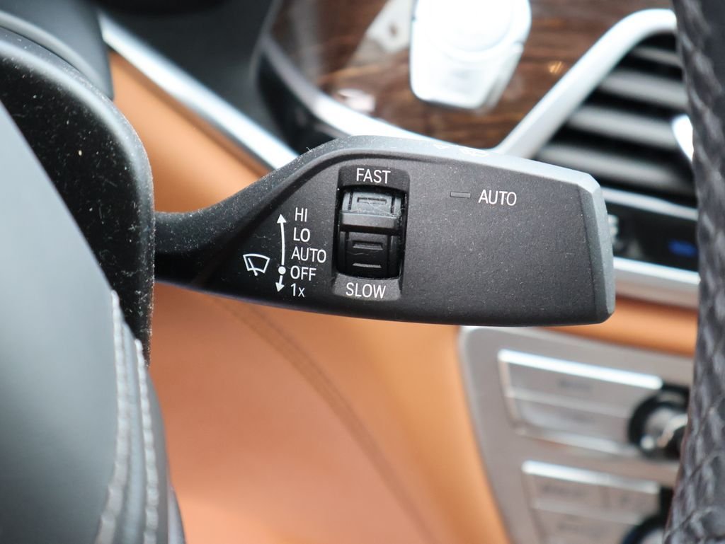 Used 2021 Mineral White Metallic BMW 740i xDrive image 36