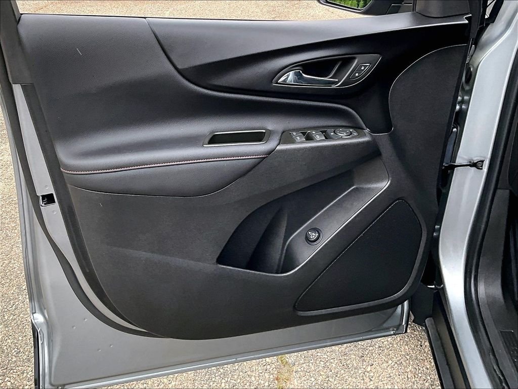 Used 2024 Gray Chevrolet RS image 9