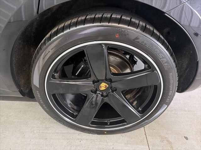 Used 2019 Jet Black Metallic Porsche Base image 28