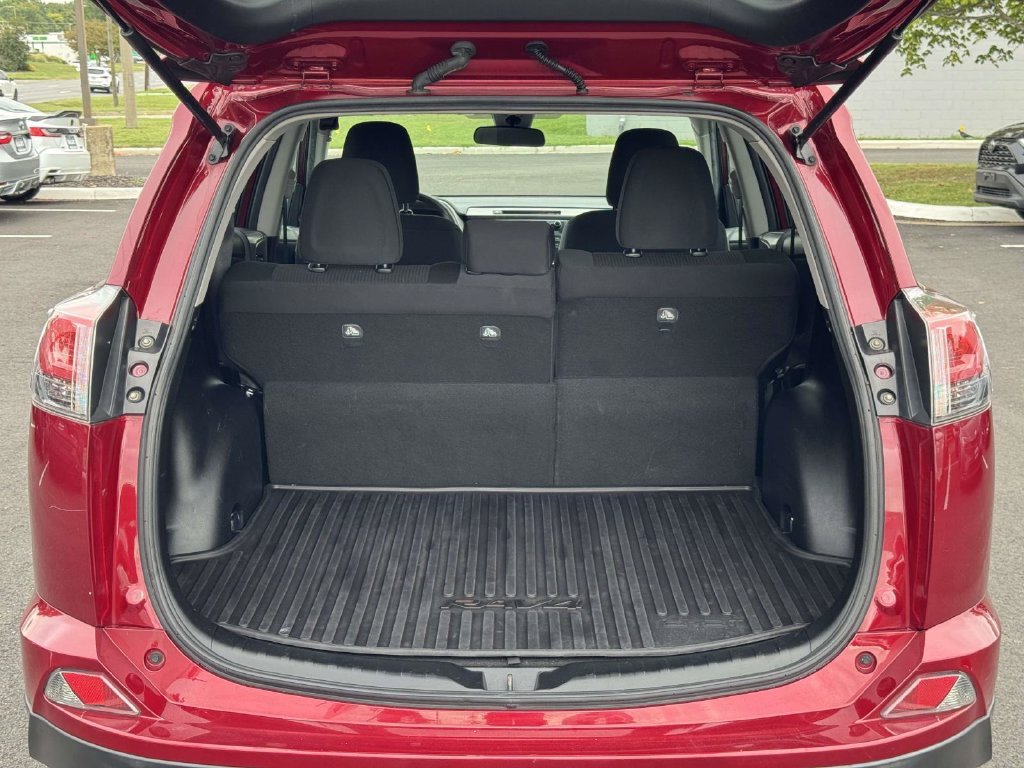 Used 2018 Red Toyota LE image 16