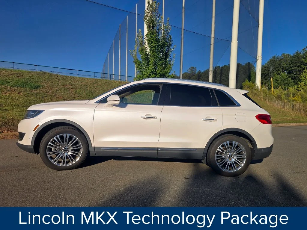 Certified Used 2018 White Lincoln Reserve image 6