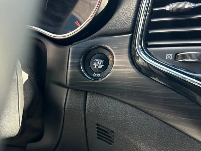 Used 2019 Bright White Clearcoat Jeep Altitude image 45