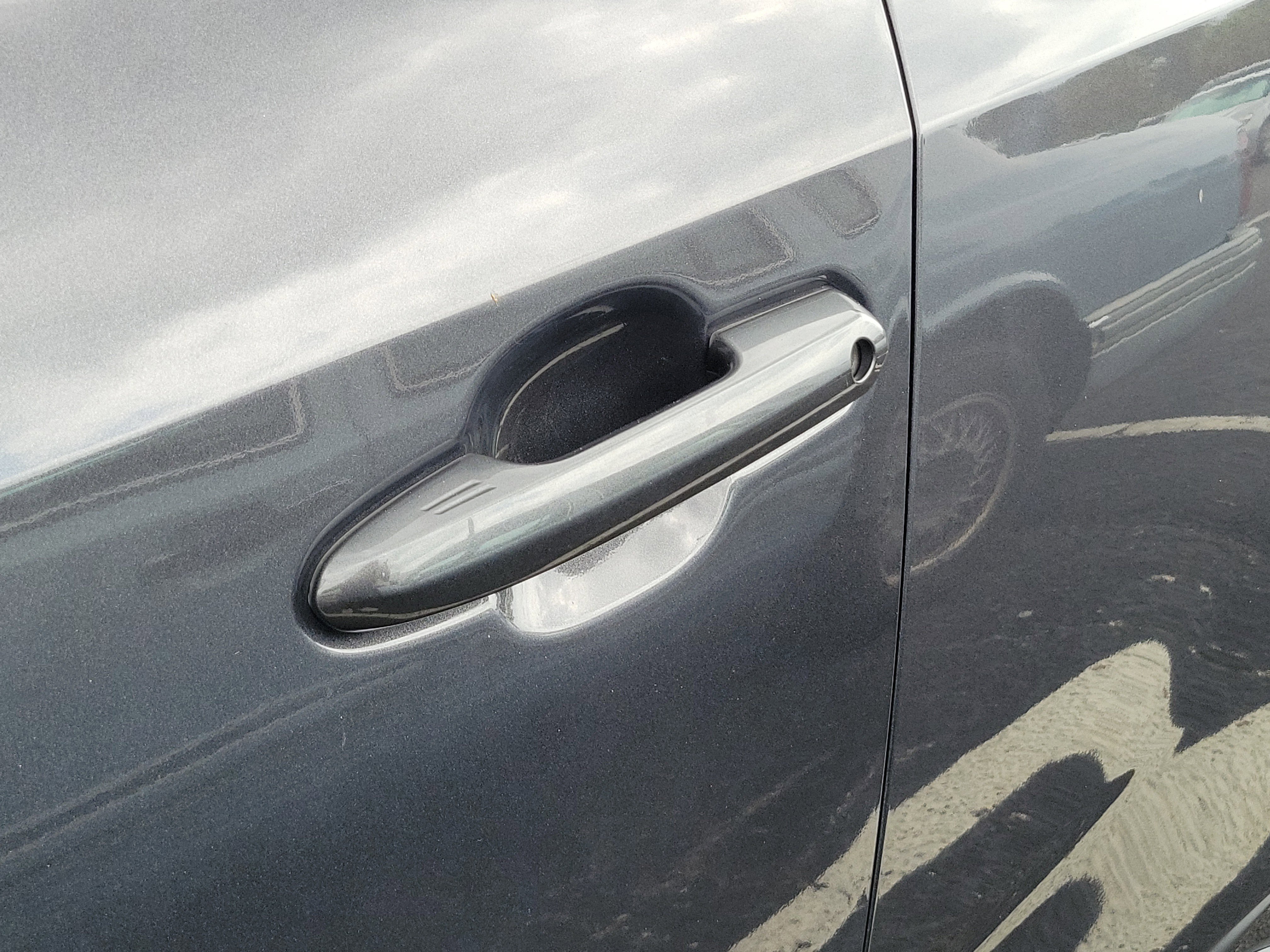 Used 2020 Magnetic Gray Metallic Toyota XLE image 6