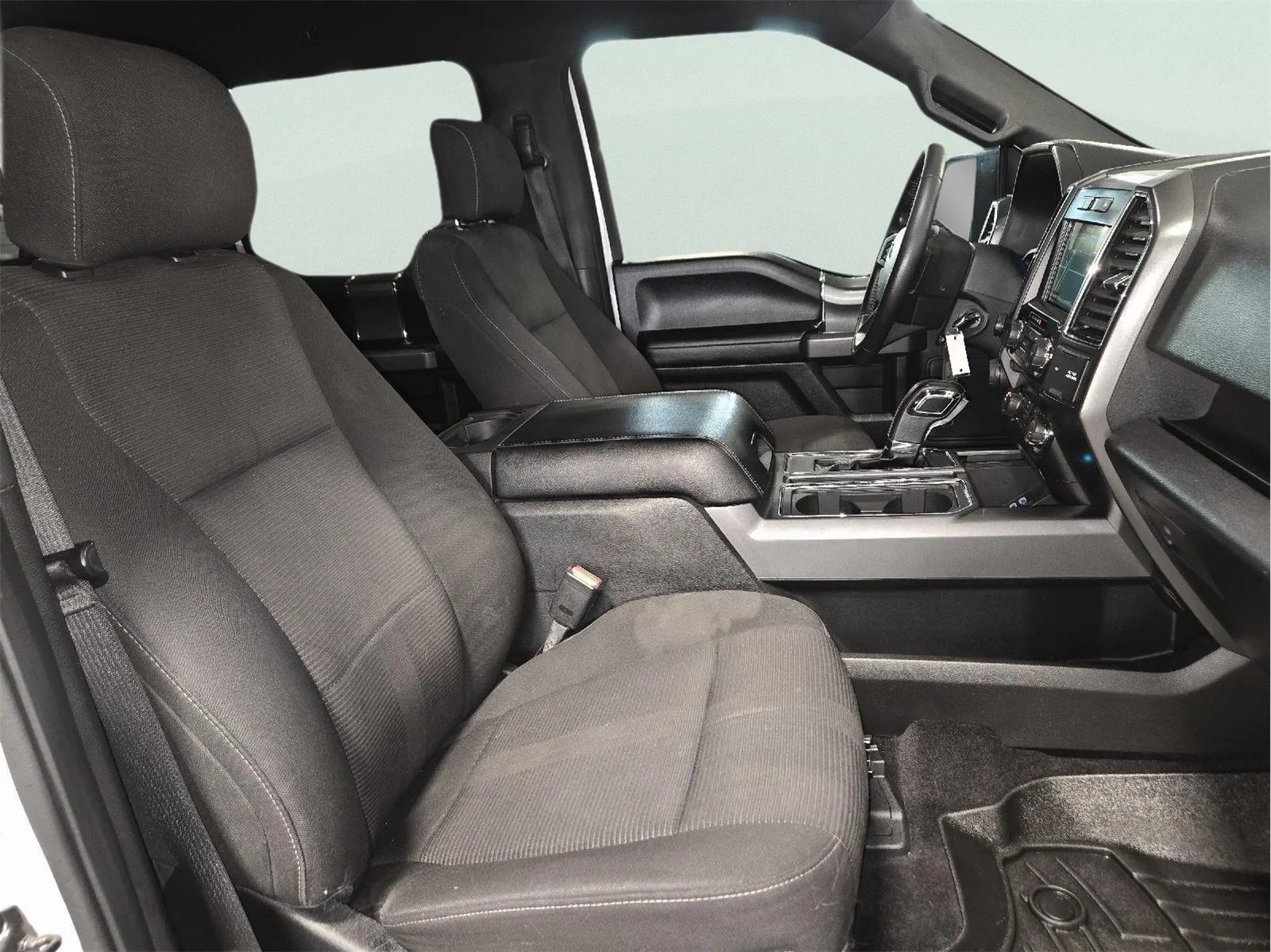 Used 2017 Oxford White Ford XLT image 43