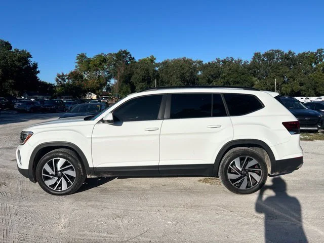 Used 2024 Pure White Volkswagen 2.0T SE w/Technology image 18