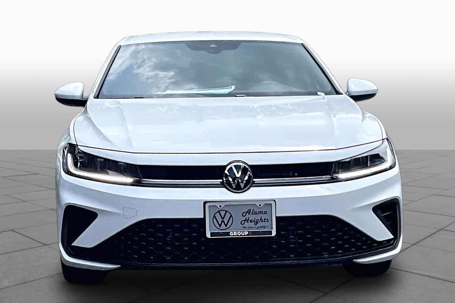 New 2026 Pure White Volkswagen 1.5T Sport image 3