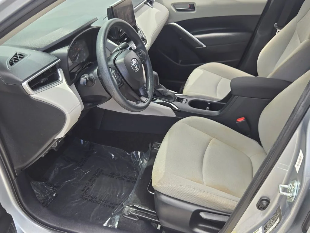 Used 2023 Silver Toyota L image 10