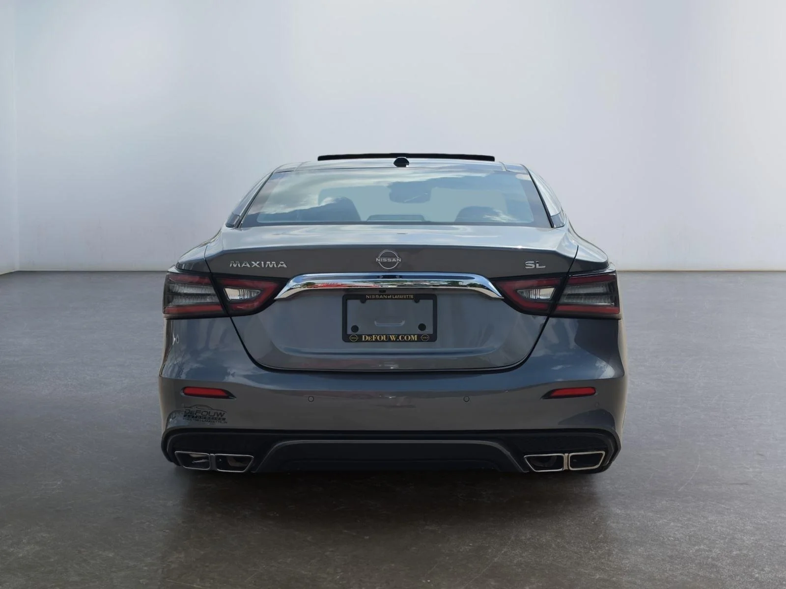 Used 2023 GRAY NISSAN SL SEDAN image 4