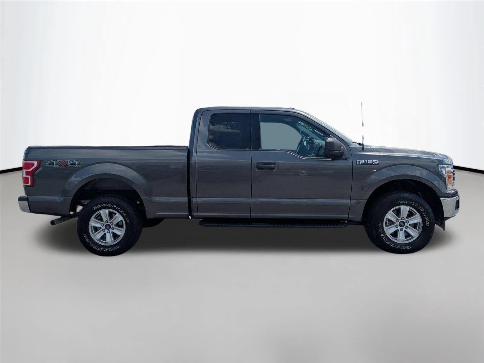 Used 2018 Magnetic Metallic Ford XLT image 4