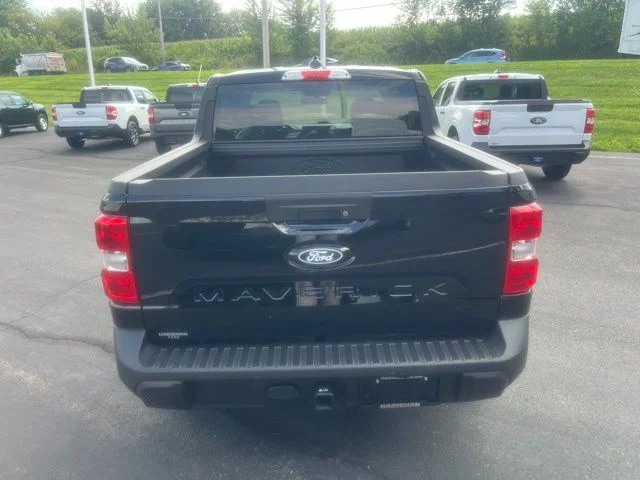 New 2026 Shadow Black Ford XLT image 6