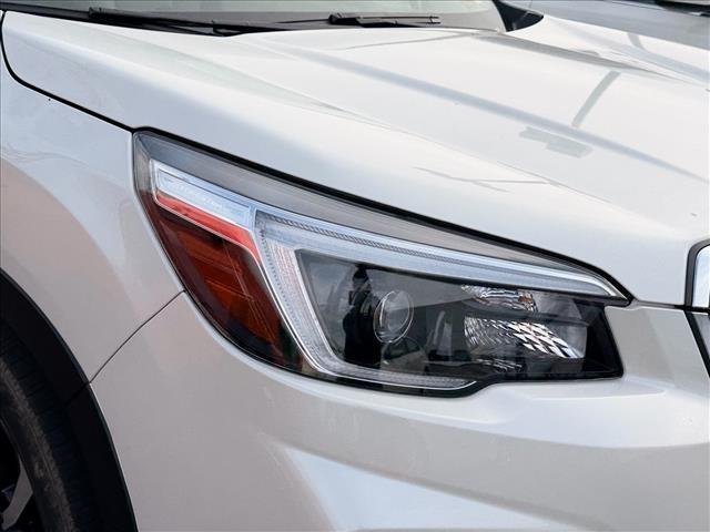 Used 2021 Crystal White Pearl Subaru Limited image 5