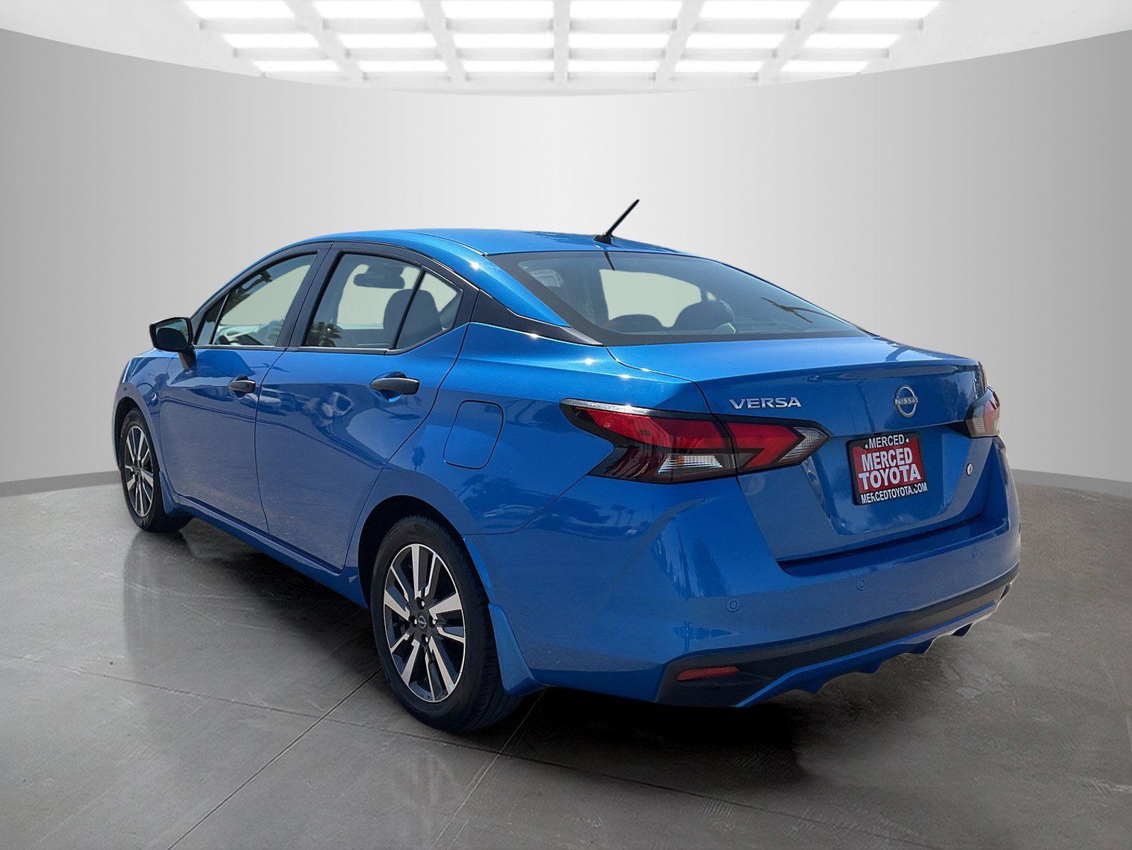Used 2024 Electric Blue Metallic Nissan S image 5