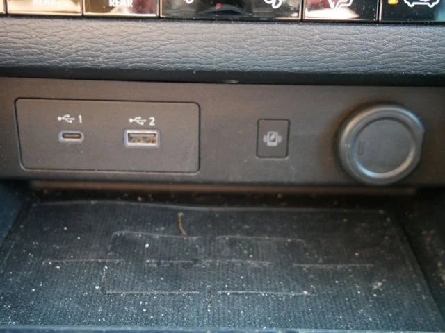 Certified Used 2024 White Diamond Mitsubishi SEL image 26