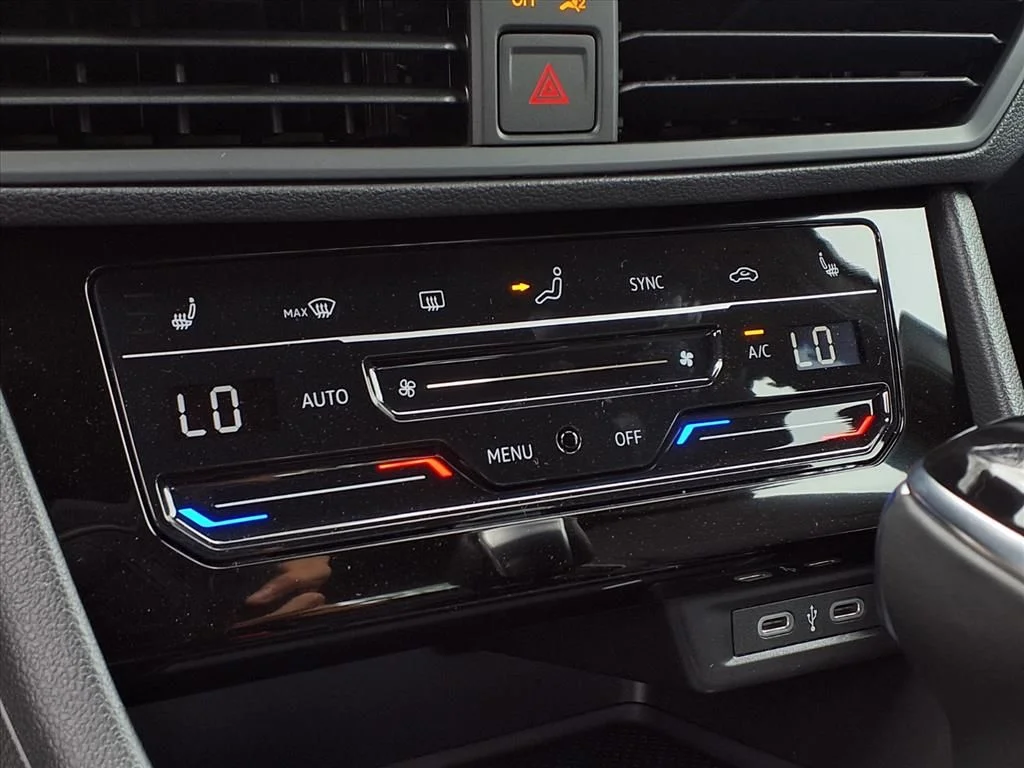 2025 Volkswagen Jetta Sport - Photo 9
