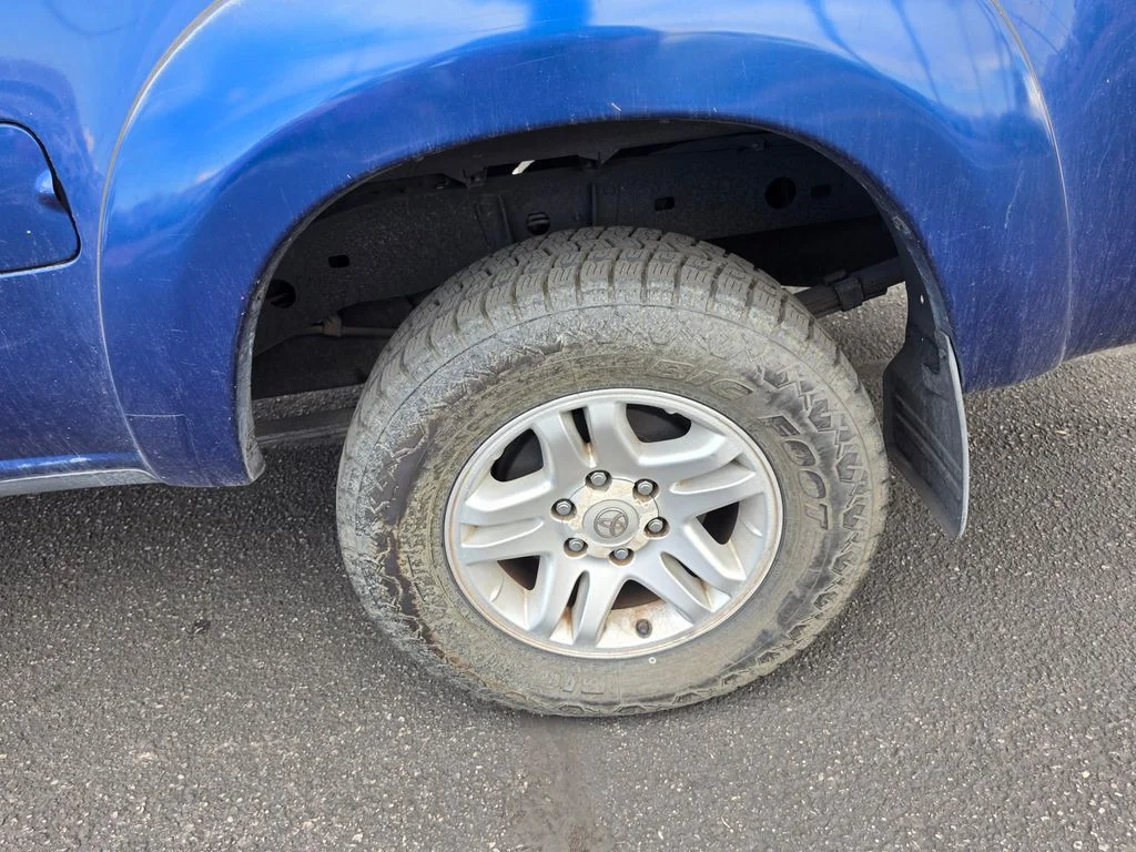 Used 2006 Blue Toyota SR5 image 9