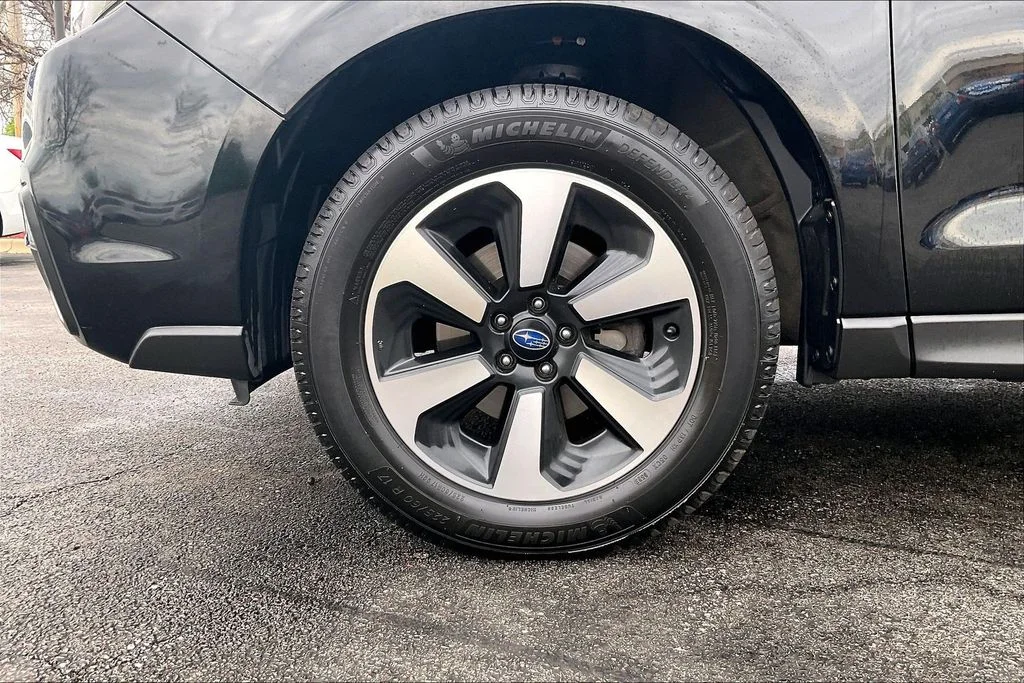 Used 2017 Black Subaru 2.5i Limited image 10