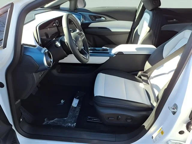 New 2026 Summit White Chevrolet LT image 12