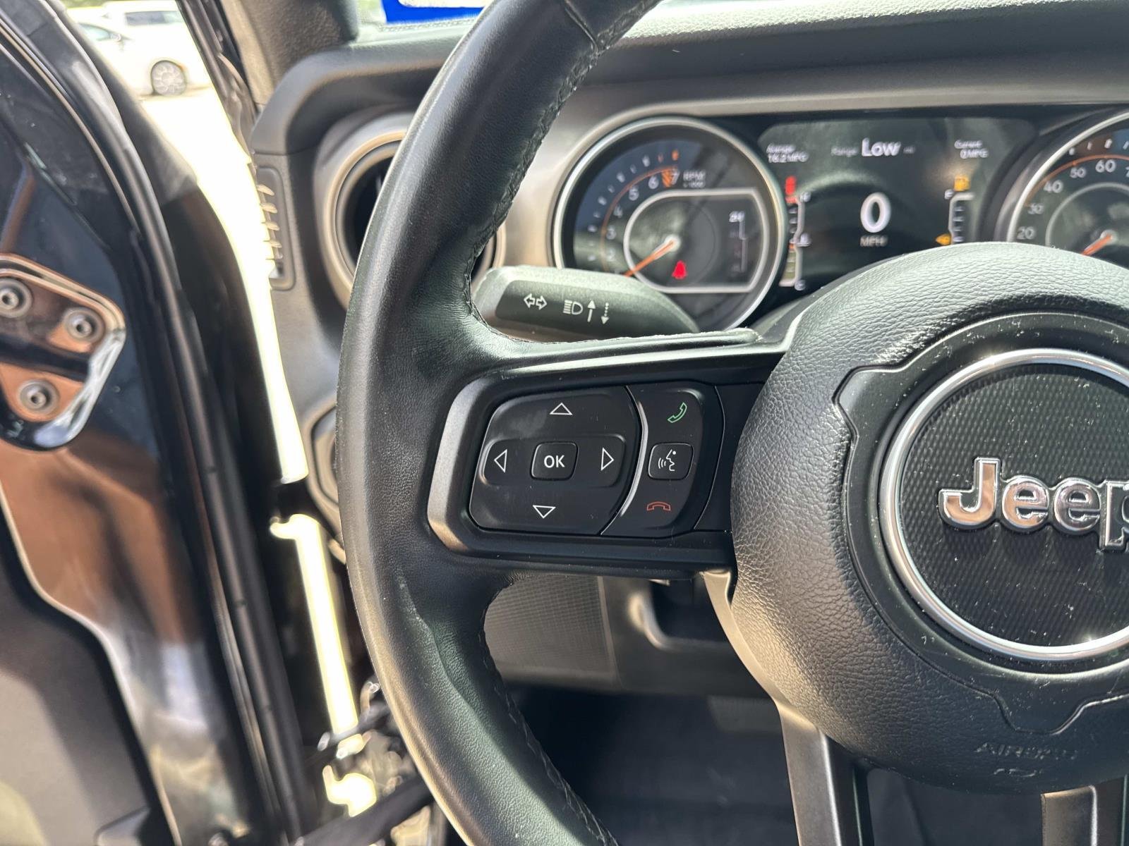 Used 2020 Black Clearcoat Jeep Sport S image 22