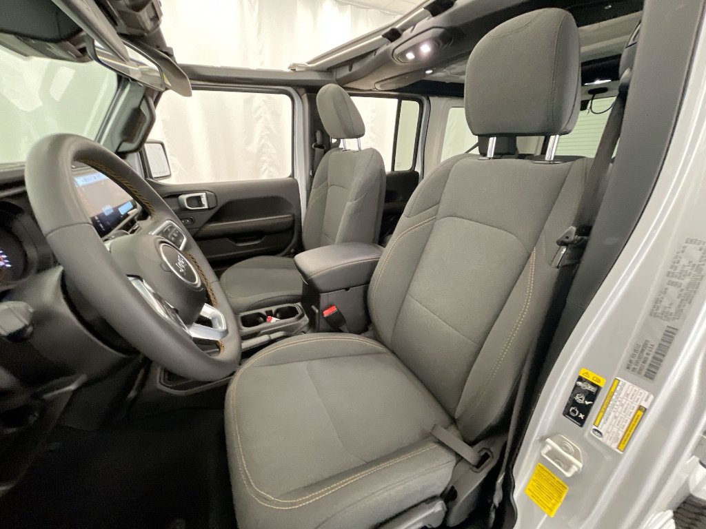 2024 Jeep Wrangler 4-Door Sahara - Photo 19