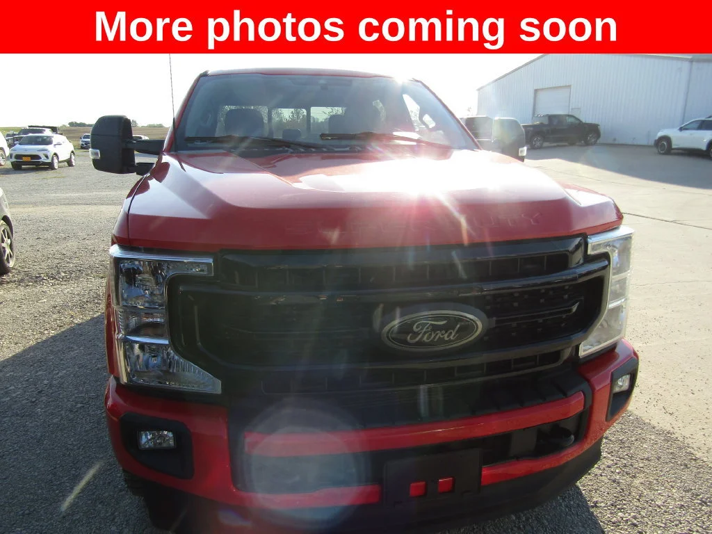 Used 2022  Ford XL image 8
