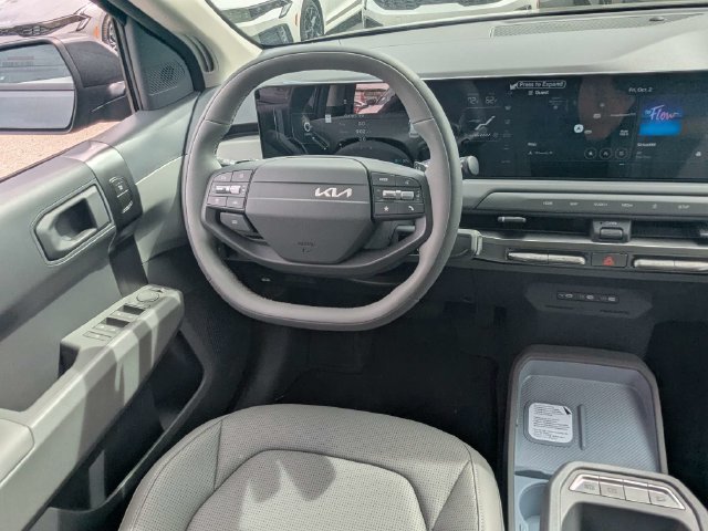 New 2027 Interstellar Gray Kia Wind image 16