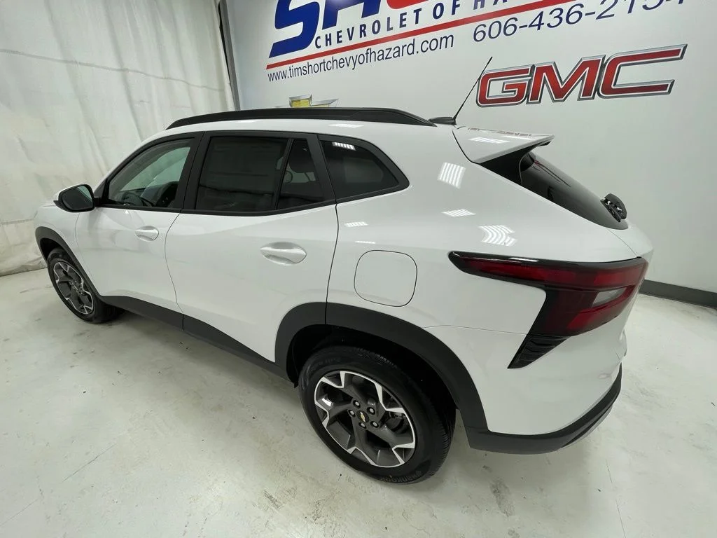 2026 Chevrolet Trax LT - Photo 7