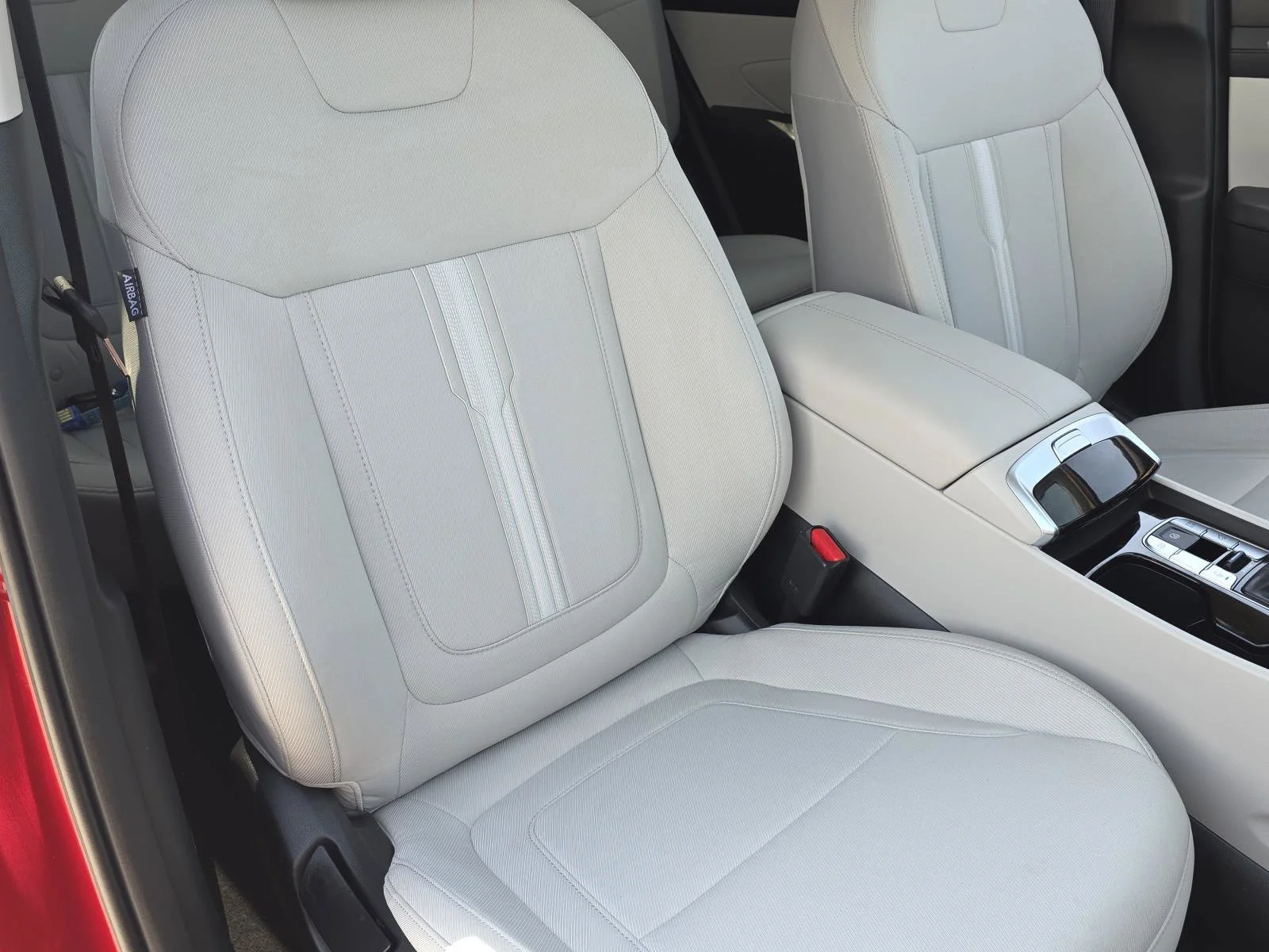Used 2025 Ultimate Red Hyundai SEL image 16