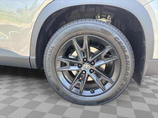Certified Used 2026 Heavy Metal Toyota MAX Limited image 16