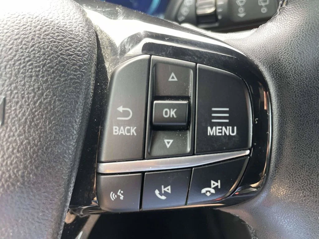 Used 2022 Gray Ford SEL image 26