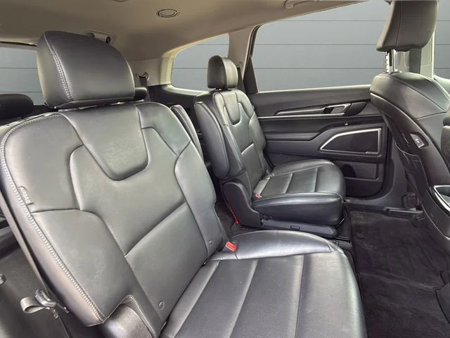 Used 2025 Black Kia S image 12
