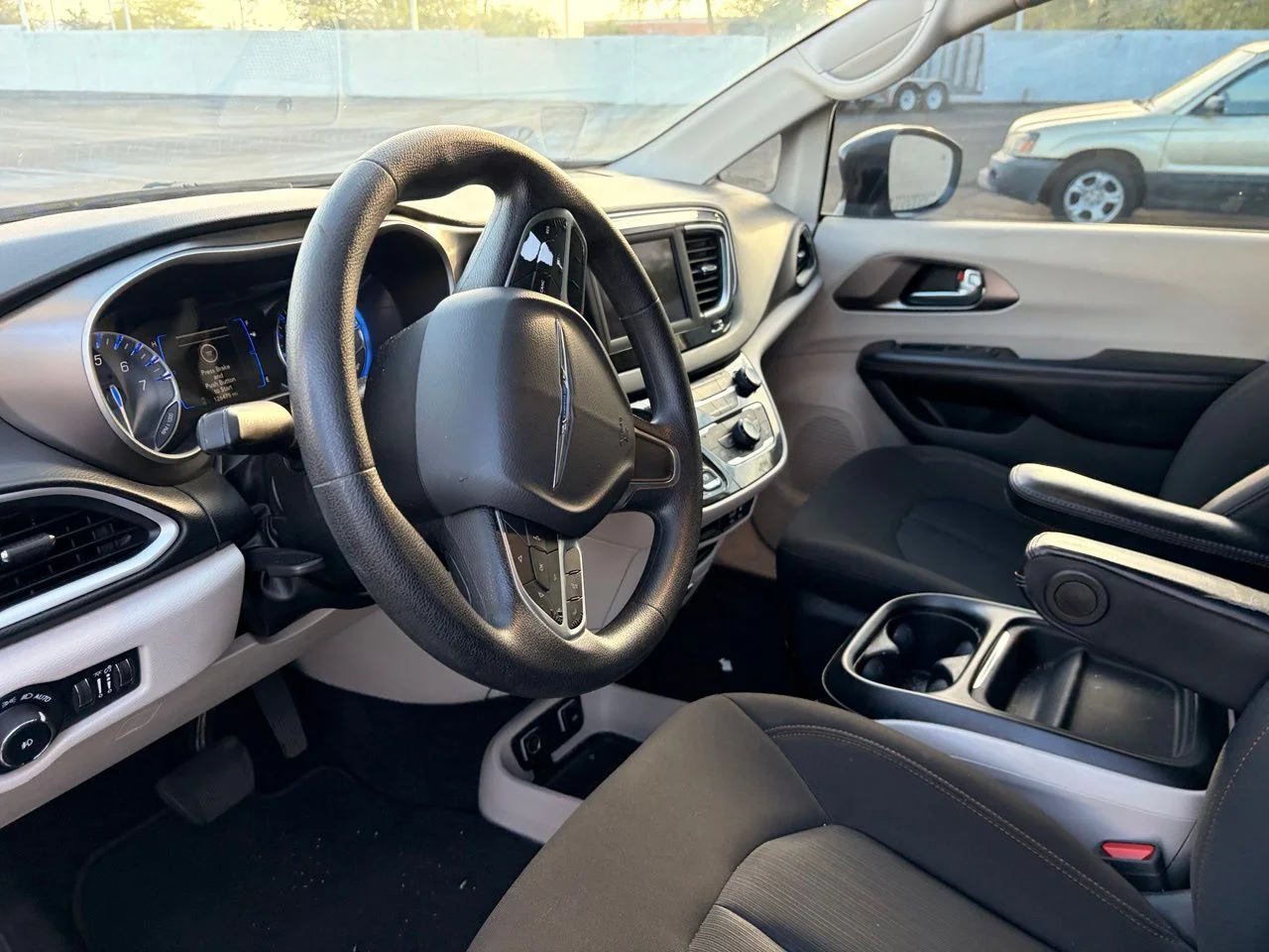 Used 2020 Granite Crystal Metallic Clearcoat Chrysler Touring image 7