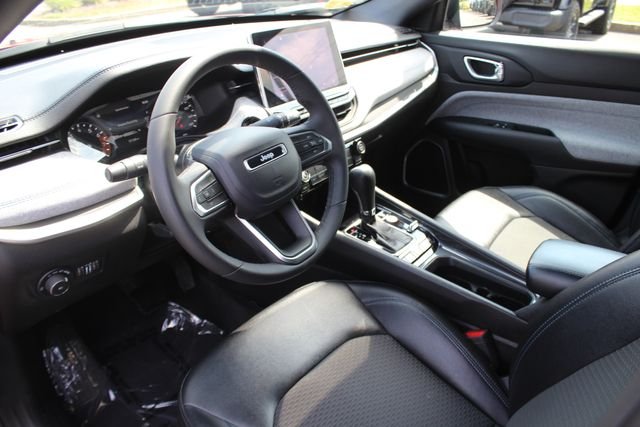 Used 2024 Red Jeep Latitude image 3