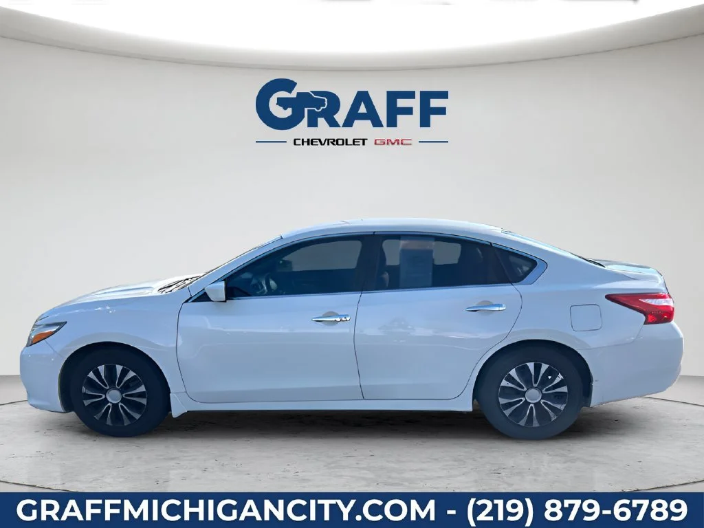 Used 2017 Nissan Altima S with VIN 1N4AL3AP5HC174445 for sale in Michigan City, IN