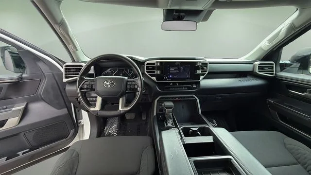 Used 2022 White Toyota SR5 image 16