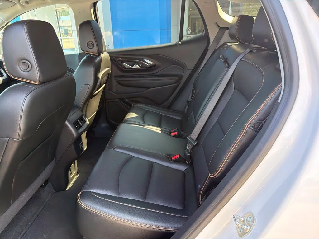 Used 2024 Summit White GMC AT4 image 18