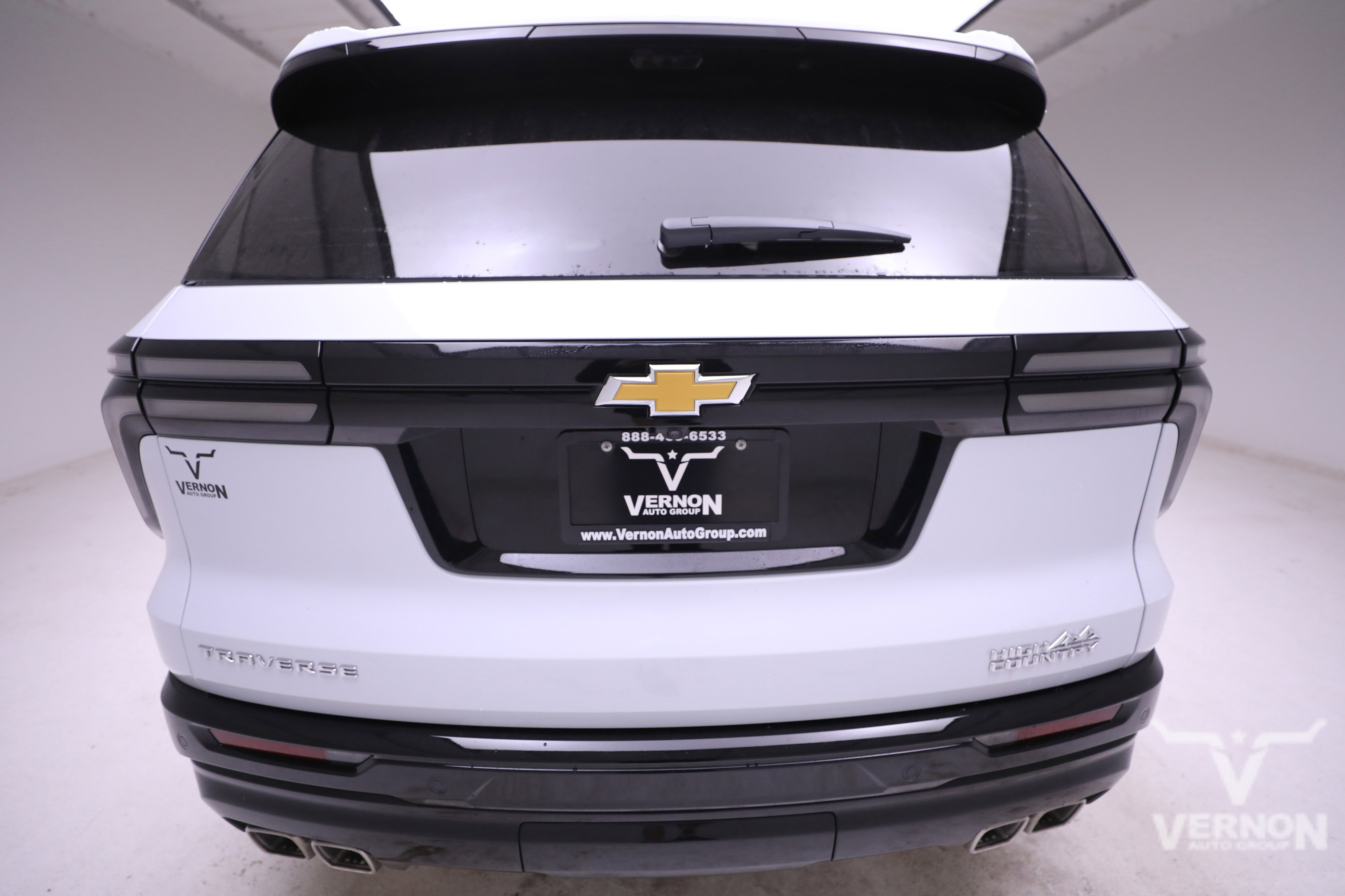 New 2026 Polar White Tricoat Chevrolet N image 4