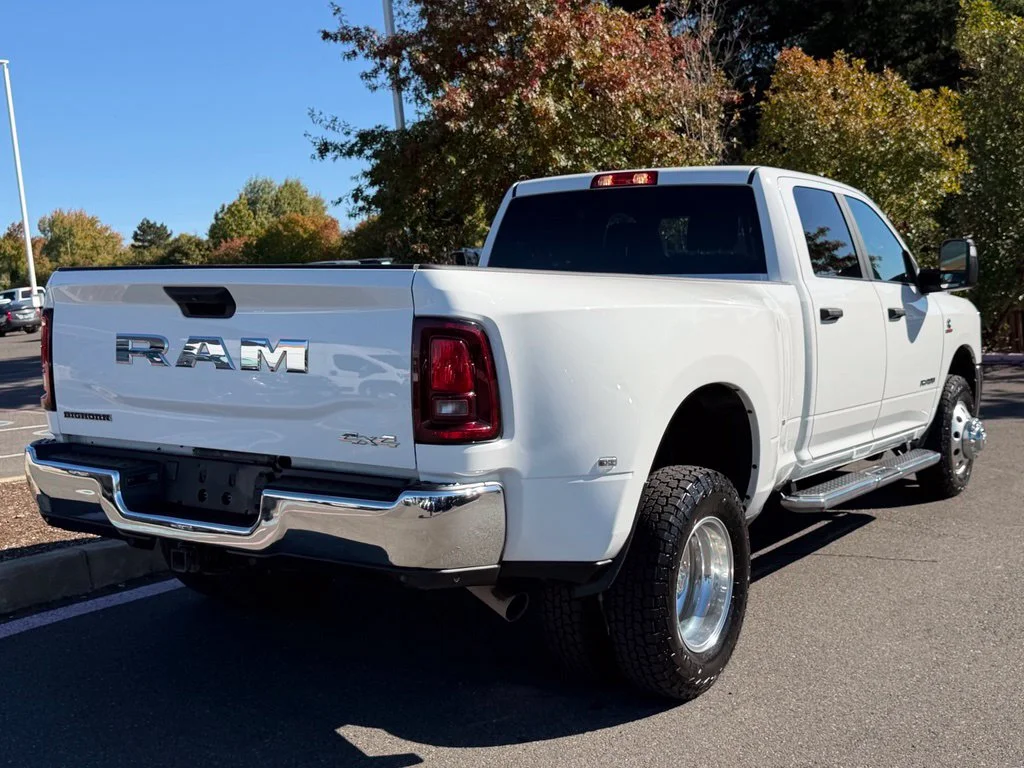 Used 2026 White Ram Big Horn image 7