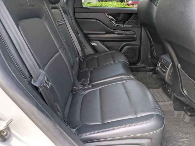 Used 2022 White Lincoln Reserve image 29