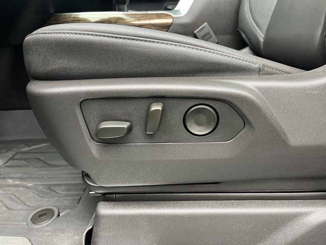 Used 2024 Onyx Black GMC Elevation image 12