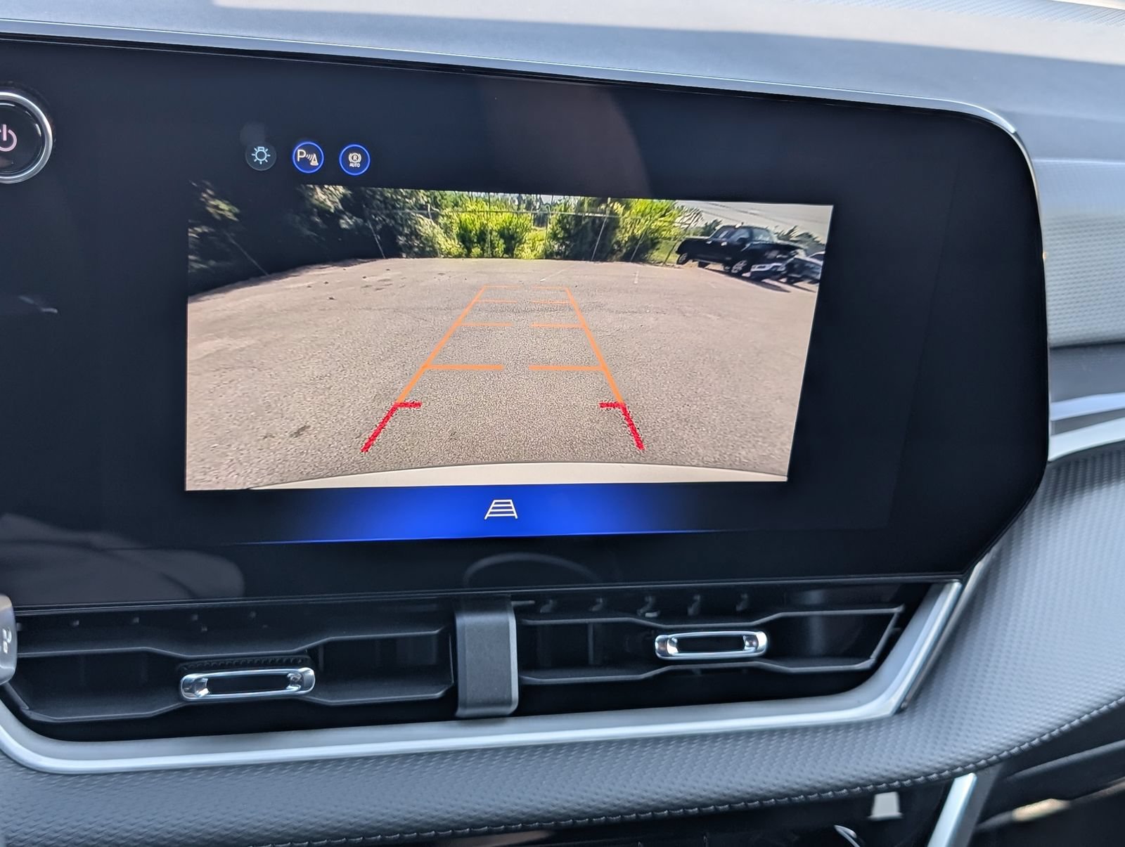 New 2027 Summit White Chevrolet LT image 10