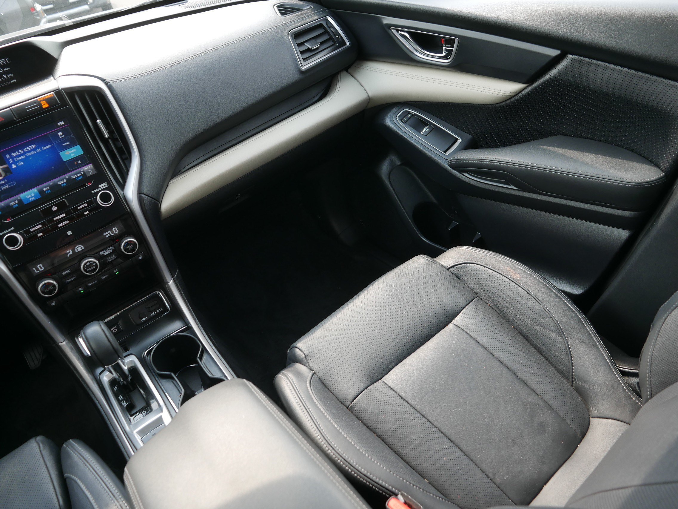 Used 2022 Magnetite Gray Metallic Subaru Limited image 11
