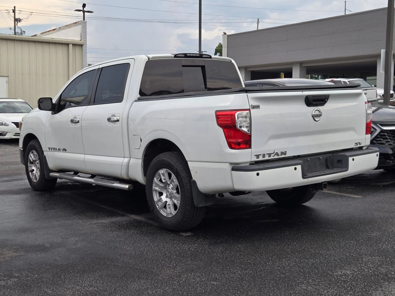 Used 2018 Glacier White Nissan SV image 6